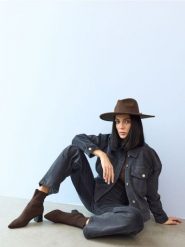 Sztruksowe jeansy straight leg z wysokim stanem - szary. Szare jeansy damskie Sinsay, bez wzorów, z jeansu, z podwyższonym stanem. Za 69.99 zł.