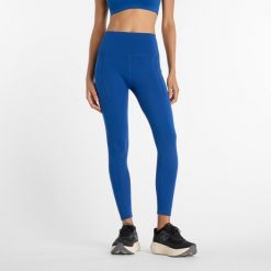 Legginsy damskie do biegania New Balance Sleek WP51268GAB – niebieskie. Niebieskie legginsy damskie New Balance, xs, bez wzorów, z lycry, z podwyższonym stanem, do biegania. Za 409.99 zł.