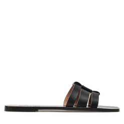 Klapki Pollini. Czarne klapki damskie Pollini, bez wzorów, bez obcasa, bez zapięcia. Za 749.99 zł.