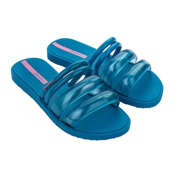 Klapki dla kobiet Ipanema PUFFER TIRAS FEM. Niebieskie klapki damskie Ipanema, bez wzorów, sportowe, bez obcasa, bez zapięcia. Za 89.99 zł.