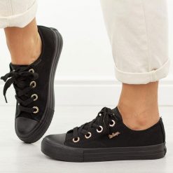 Czarne trampki damskie Lee Cooper 4069. Czarne trampki i tenisówki damskie Lee Cooper, bez wzorów, z gumy, bez zapięcia. Za 159.00 zł.