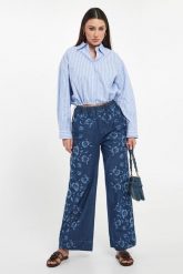 Jeansy damskie Puro PINKO. Jeansy damskie Pinko, bez wzorów, z jeansu. Za 1,559.00 zł.