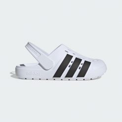 Klapki Adilette Clog 2.0. Białe klapki damskie Adidas, bez wzorów, sportowe, bez obcasa, bez zapięcia. Za 199.00 zł.