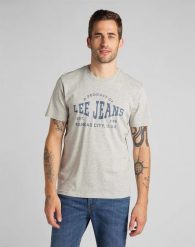 MĘSKI T-SHIRT LEE LOGO TEE GREY MELE L65WFQ37 112116246. Szare t-shirty męskie Lee, l, bez wzorów, bez kołnierzyka, bez ramiączek. Za 69.99 zł.