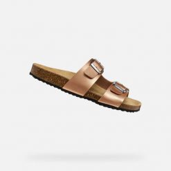 Sandały GEOX D BRIONIA Brąz. Czerwone sandały damskie Geox, bez wzorów, z syntetyku, bez obcasa, bez zapięcia. Za 279.99 zł.