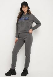 Ciemnoszary Ocieplany Komplet Dresowy z Bawełny Joggery i Bluza z Kapturem i Nadrukiem Filola. Szare bluzy damskie Born2be, m, z aplikacjami, z bawełny, bez ramiączek, z kapturem. Za 89.99 zł.