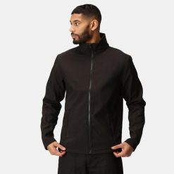 Męska kurtka softshell Ablaze z nadrukiem. Czarne kurtki męskie Regatta, na jesień, m, bez wzorów, z materiału, bez kaptura, trekkingowe. Za 96.80 zł.