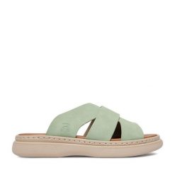 Klapki Rieker. Zielone klapki damskie Rieker, bez wzorów, bez obcasa, bez zapięcia. Za 259.99 zł.