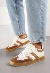 Beżowo-Białe Sneakersy Typu Kultowe Tenisówki z Ozdobnymi Przeszyciami Selfia. Brązowe trampki i tenisówki damskie Born2be, bez wzorów, z jeansu, bez zapięcia. Za 84.99 zł.