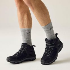Męskie buty trekkingowe Edgepoint IV Mid. Czarne trekkingi męskie Regatta, z materiału, bez zapięcia. Za 229.99 zł.