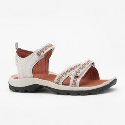 Sandały turystyczne damskie Quechua NH500. Brązowe sandały damskie QUECHUA, bez wzorów, z materiału, bez obcasa, bez zapięcia. Za 129.99 zł.
