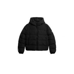 Sweter damski Superdry Sports. Czarne swetry nierozpinane damskie Superdry, bez wzorów, z puchu, bez kołnierzyka, bez ramiączek. W wyprzedaży za 477.00 zł.