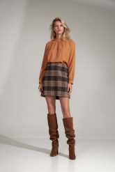 Trapezowa Mini Spódnica- w kratę. Brązowe spódnice damskie Figl, l, bez wzorów, z materiału, mini, trapezowe. Za 219.00 zł.