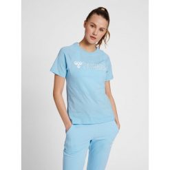 Koszulka damska Hummel Noni 2.0. Niebieskie bluzki damskie Hummel, xs, bez wzorów, z bawełny, sportowe, bez kołnierzyka, bez ramiączek. Za 93.50 zł.