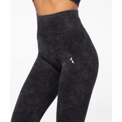 Legginsy Bezszwowe sportowe dla kobiet Carpatree Yasmine z wysokim stanem. Czarne legginsy damskie Carpatree, bez wzorów, z materiału. Za 171.99 zł.