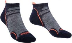 BRIDGEDALE Skarpety damskie ULTRALIGHT T2 MERINO PERFORMANCE LOW navy candy-S. Niebieskie skarpetki damskie Bridgedale, bez wzorów, z elastanu. Za 68.15 zł.
