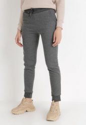 Ciemnoszare Spodnie Dresowe Celaphine. Szare spodnie dresowe damskie Born2be, bez wzorów, z dresówki, trekkingowe. Za 44.99 zł.