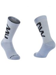 Skarpety rowerowe NORTHWAVE Extreme Air Sock szare. Szare skarpety męskie Northwave, w ażurowe wzory, z dzianiny. Za 44.85 zł.