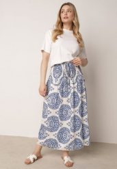 Niebieska Rozkloszowana Spódnica z Wiskozy z Wysokim Stanem i Etnicznym Wzorem Ari. Niebieskie spódnice damskie Born2be, do pracy, z aplikacjami, z wiskozy, biznesowe, z podwyższonym stanem, midi, dopasowane. Za 59.99 zł.