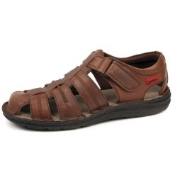 Buty Lifestyle sandały Joma S.OPORTO 826 brązowy 43. Brązowe sandały męskie Joma, bez wzorów, sportowe, bez zapięcia. Za 145.00 zł.