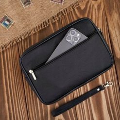 Abruzzo Saszetka męska skórzana do ręki klasyczna czarna pojemna ABR-08. Czarne saszetki i nerki męskie Abruzzo, bez wzorów. Za 157.94 zł.