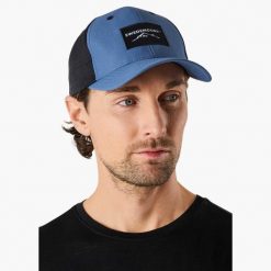 Czapka z daszkiem hiking unisex Swedemount Lofoten Trucker Cap II. Niebieskie czapki damskie SWEDEMOUNT, bez wzorów, sportowe. Za 79.99 zł.