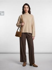 Sweter oversize z wiskozą - kremowy. Białe swetry nierozpinane damskie Sinsay, l, bez wzorów, z wiskozy, bez kołnierzyka, bez ramiączek. Za 59.99 zł.