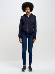 Bluza damska z kapturem granatowa Laurisana 403. Niebieskie bluzy damskie BIG STAR, l, bez wzorów, z dresówki, sportowe, bez ramiączek, z kapturem. W wyprzedaży za 179.99 zł.
