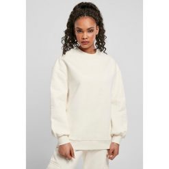 Bluza damska Urban Classics organic oversized crew-Duże rozmiary. Białe bluzy damskie Urban Classics, bez wzorów, z bawełny, bez ramiączek, bez kaptura. Za 275.00 zł.