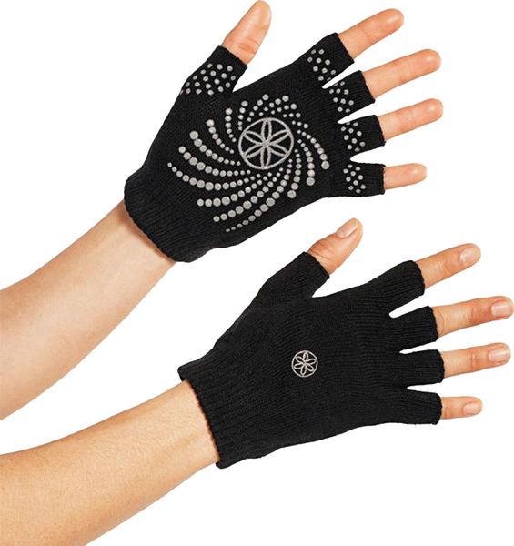 Gaiam Rękawiczki damskie czarne r . uniwersalny. Czarne rękawiczki damskie Gaiam, bez wzorów. Za 95.99 zł.