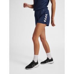 Spodenki damskie Hummel hmlCORE. Niebieskie szorty damskie Hummel, bez wzorów, sportowe. Za 110.00 zł.