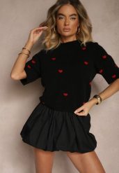 Czarna Bluzka z Dzianiny z Wiskozą we Wzór z Serduszkami Dortewia. Czarne bluzki damskie Renee, uniwersalny, bez wzorów, z dzianiny, eleganckie, bez kołnierzyka, bez ramiączek. Za 129.99 zł.