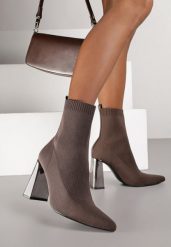 Brązowe Botki Vices na Obcasie z Elastyczną Cholewką Falienne. Brązowe botki damskie Born2be, bez wzorów, eleganckie, bez obcasa, na obcasie, bez zapięcia. Za 139.99 zł.