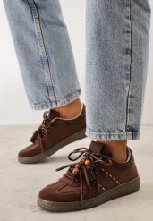 Brązowe Sneakersy Typu Klasyczne Tenisówki Retro z Podwójnym Wiązaniem z Frędzlami Kotena. Brązowe trampki i tenisówki damskie Renee, bez wzorów, z jeansu, bez zapięcia. Za 99.99 zł.
