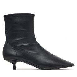 Botki Calvin Klein. Czarne botki damskie Calvin Klein, bez wzorów, bez obcasa, na szpilce, bez zapięcia. Za 849.99 zł.