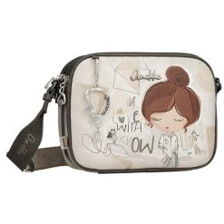 Torebka damska Anekke, z efektownym nadrukiem i metalowym logo zapinana na suwak z regulowanym paskiem oraz ozdobnym brelokiem kompaktowa a zarazem f. Szare listonoszki damskie Anekke, bez wzorów, na ramię, z nadrukiem, bez dodatków. Za 369.00 zł.