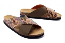 DR. BRINKMANN 700160-07 khaki, klapki damskie. Brązowe klapki damskie Dr. Brinkmann, na lato, bez wzorów, bez obcasa, bez zapięcia. Za 152.92 zł.