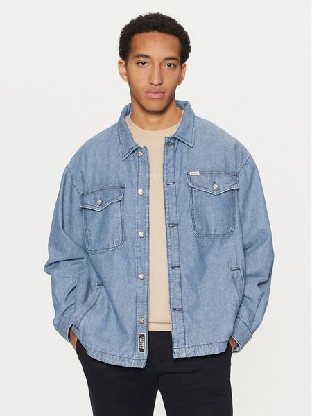 Guess Kurtka jeansowa M5RN30 D5KW1 Niebieski Regular Fit. Niebieskie kurtki męskie Guess, m, z aplikacjami, z bawełny, bez kaptura. Za 339.99 zł.