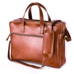 Skórzana męska torba na laptopa SOLIER brązowa. Brązowe torby na laptopa damskie bez wzorów, ze skóry. Za 578.99 zł.