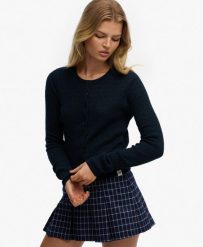 Superdry Lekki kardigan Essential z bawełny – Slim Fit. Niebieskie kardigany damskie Superdry, z aplikacjami, z bawełny, eleganckie, bez kołnierzyka. Za 268.50 zł.