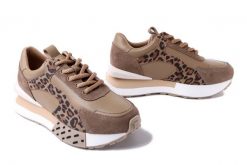 ARTIKER RELAKS 55C0089 beige, półbuty damskie. Brązowe półbuty damskie Artiker Relaks, bez wzorów, ze skóry, bez obcasa, bez zapięcia. Za 299.90 zł.