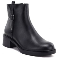 Skórzane botki damskie na klocku czarne Sergio Leone. Czarne botki damskie Sergio Leone, bez wzorów, ze skóry, bez obcasa, bez zapięcia. Za 219.99 zł.