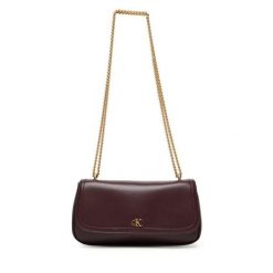 Torebka Calvin Klein. Czerwone torebki do ręki damskie Calvin Klein, bez wzorów, bez dodatków. Za 339.99 zł.