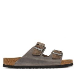 Klapki Birkenstock. Brązowe klapki męskie Birkenstock, bez wzorów, bez zapięcia. Za 549.99 zł.