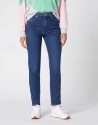 WRANGLER RETRO SKINNY DAMSKIE SPODNIE JEANSOWE JEANSY DEEP SEA W253WB12S 112128003. Niebieskie jeansy damskie Wrangler, bez wzorów, z jeansu, retro. Za 199.99 zł.