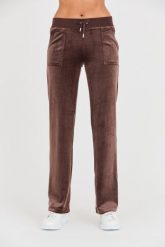 JUICY COUTURE Brązowe spodnie Del Ray Pocket Pant. Brązowe spodnie dresowe damskie Juicy Couture, bez wzorów, z dresówki. W wyprzedaży za 239.99 zł.