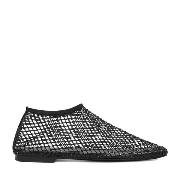 Baleriny Eva Minge. Czarne balerinki damskie Eva Minge, bez wzorów, bez obcasa, bez zapięcia. Za 329.99 zł.