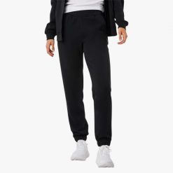 Spodnie dresowe kobiece Swedemount Move Soft Pants. Czarne spodnie dresowe damskie SWEDEMOUNT, bez wzorów, z dresówki, sportowe. Za 169.99 zł.