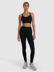4F Legginsy treningowe bezszwowe damskie - czarne M/L. Czarne legginsy damskie 4F, l, bez wzorów, z dzianiny, z podwyższonym stanem, na fitness i siłownię. Za 129.99 zł.