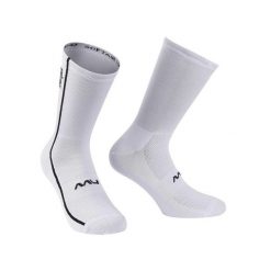 Skarpety rowerowe NORTHWAVE Apres Race Sock 18 cm biały. Białe skarpetki damskie Northwave, bez wzorów. Za 65.00 zł.